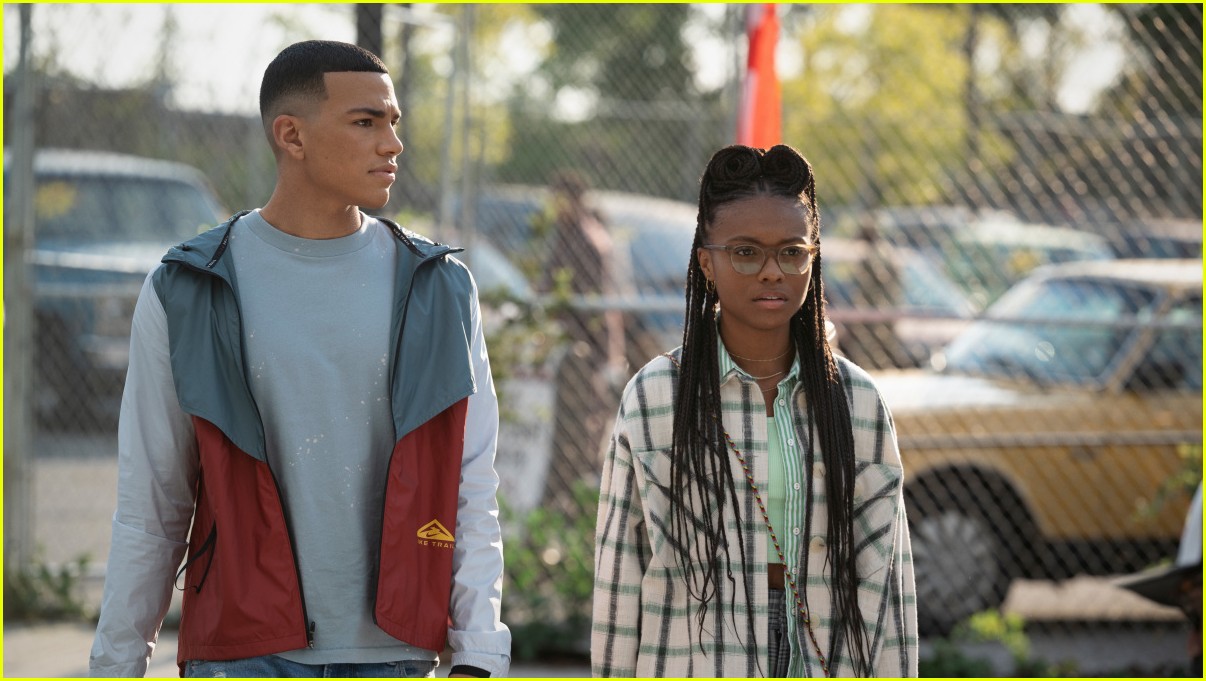 Kaci Walfall Stars In First 'Naomi' Trailer - Watch Now!