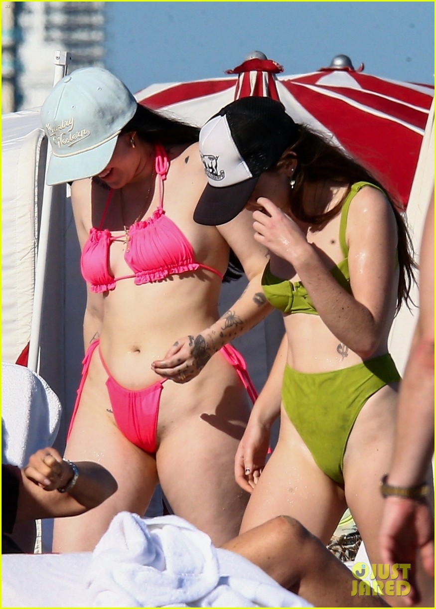 Noah Cyrus Goes for Swim in the Ocean with Friends in Miami!