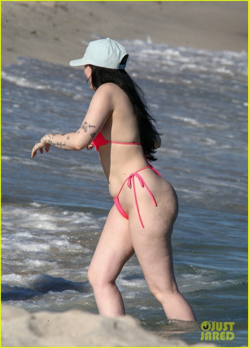 Noah Cyrus Goes for Swim in the Ocean with Friends in Miami!