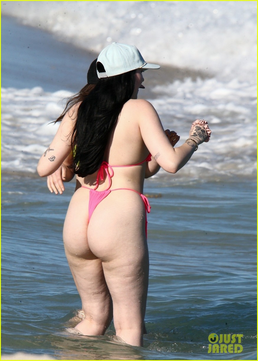 Noah Cyrus Goes for Swim in the Ocean with Friends in Miami!