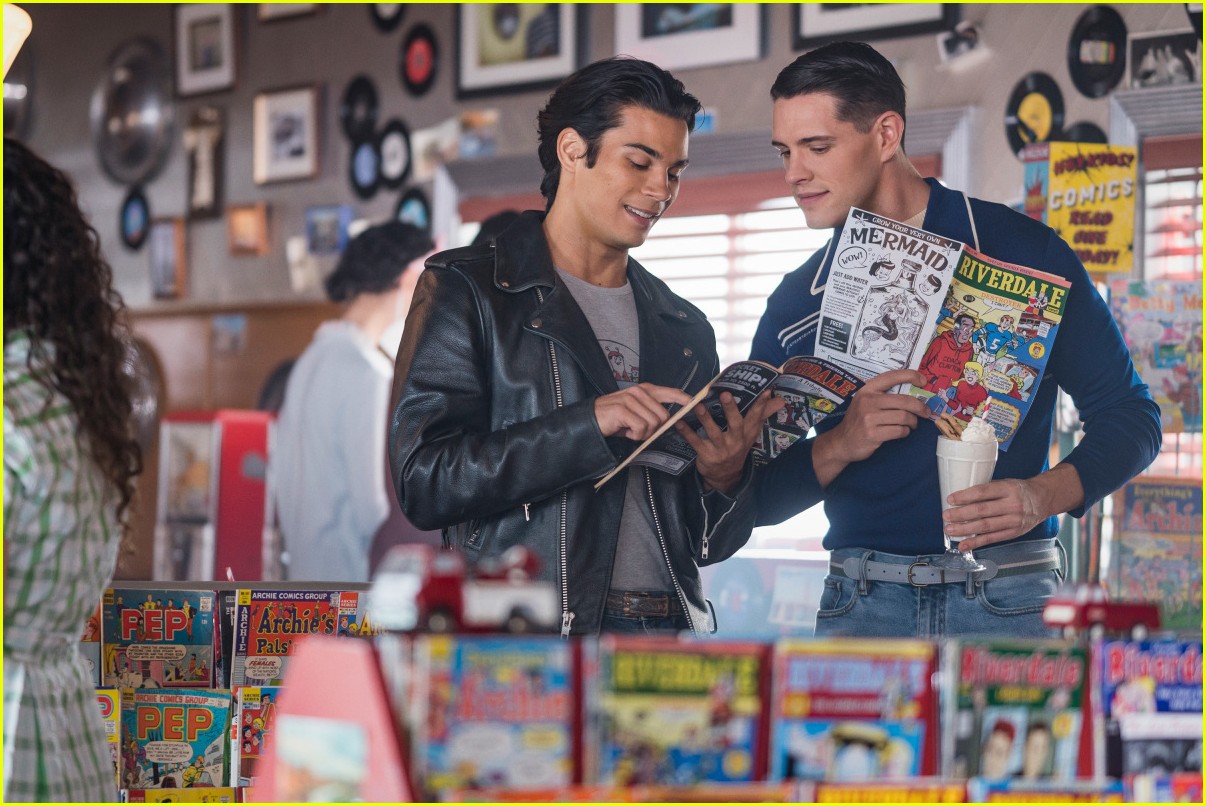 'Riverdale' Celebrates 100th Episode with Final Part of Premiere Event (Photos)