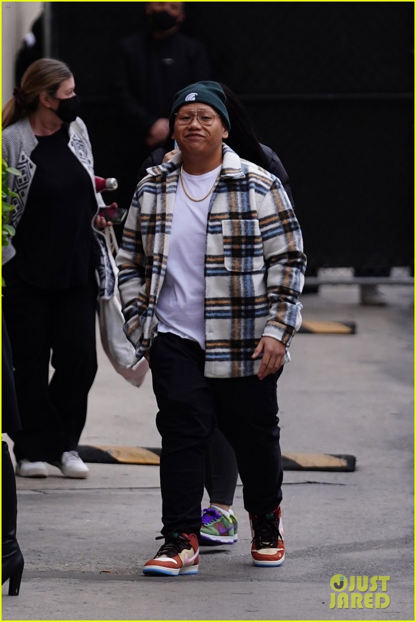 Tom Holland & Zendaya Greet Fans as They Arrive at 'Jimmy Kimmel Live!' 