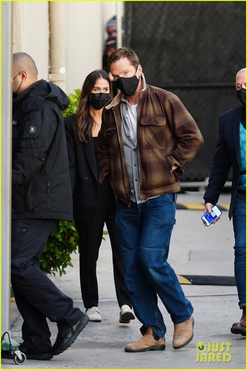 Tom Holland & Zendaya Greet Fans as They Arrive at 'Jimmy Kimmel Live!' 