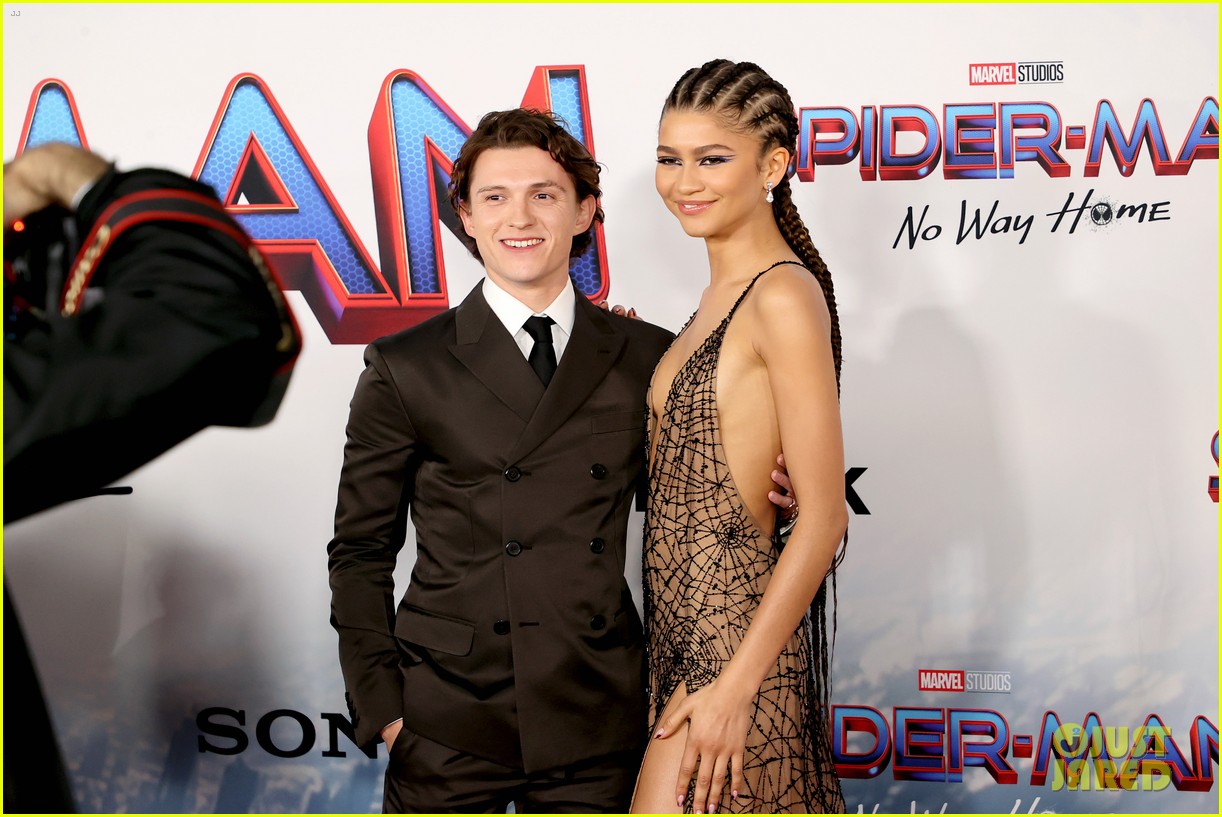 Zendaya & Tom Holland Are Picture Perfect at 'Spider-Man: No Way Home' Premiere