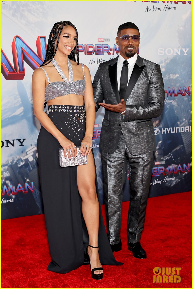 Zendaya & Tom Holland Are Picture Perfect at 'Spider-Man: No Way Home' Premiere