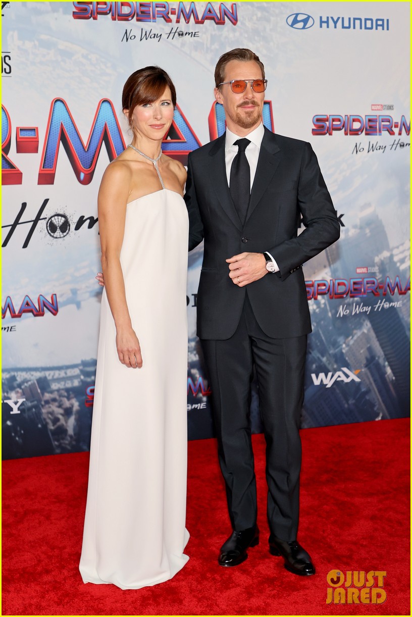 Zendaya & Tom Holland Are Picture Perfect at 'Spider-Man: No Way Home' Premiere