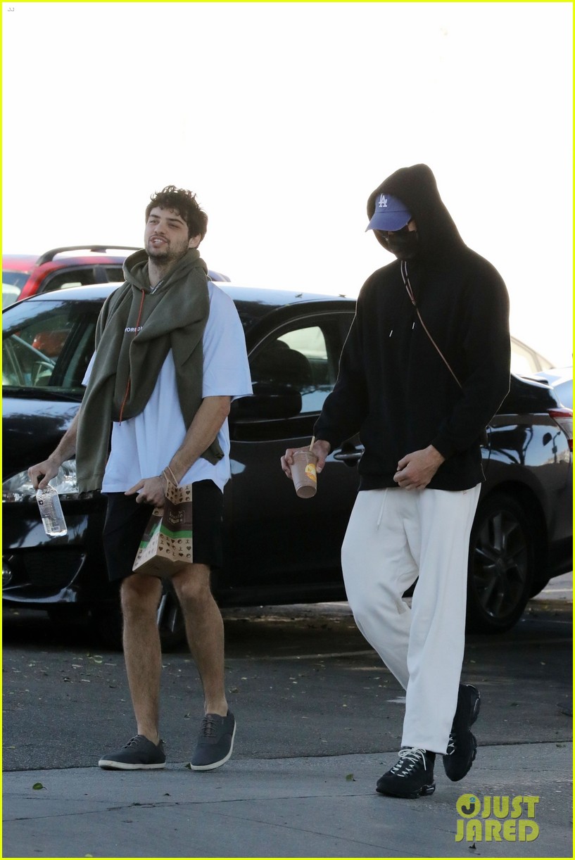Noah Centineo & Jacob Elordi Share a Laugh During Afternoon Outing!