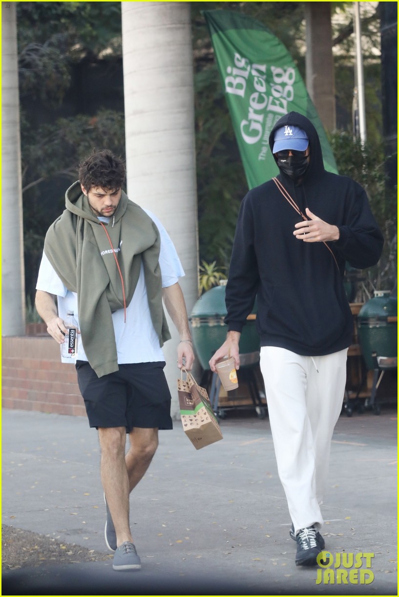 Noah Centineo & Jacob Elordi Share a Laugh During Afternoon Outing!
