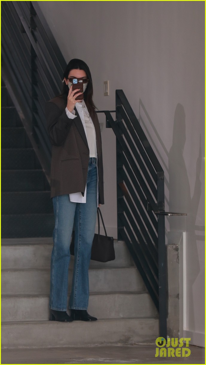 Kendall Jenner Shops Around For A New Office in LA