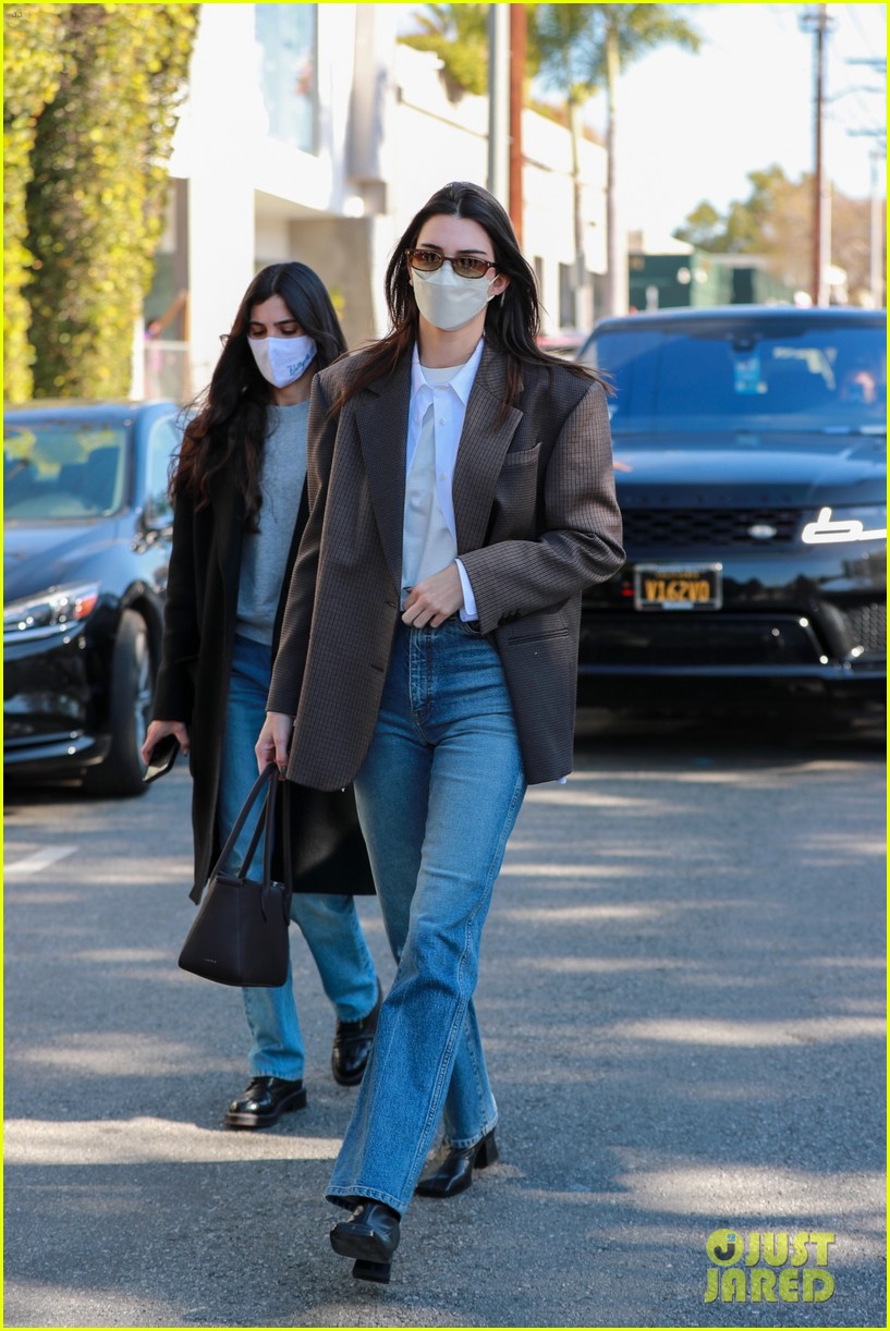 Kendall Jenner Shops Around For A New Office in LA