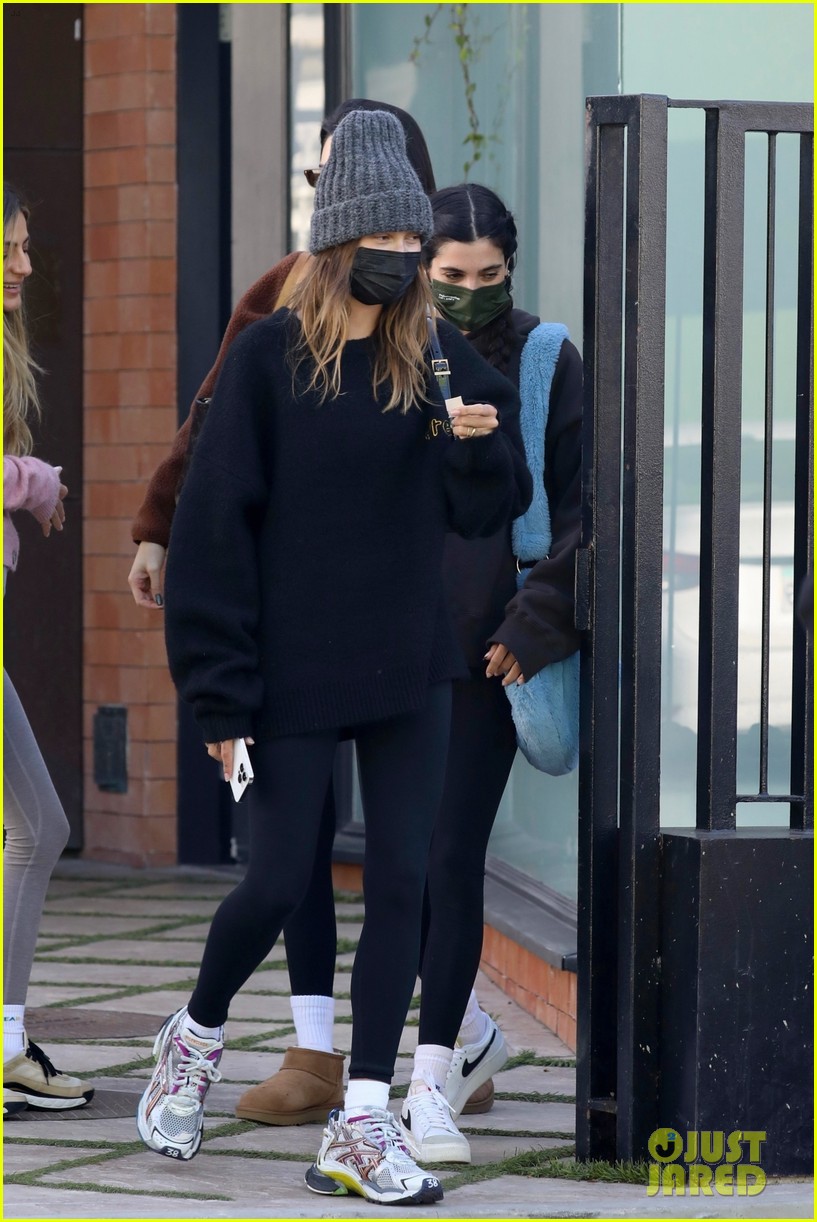 Kendall Jenner Joins Hailey Bieber for a Pilates Class to Start 2022