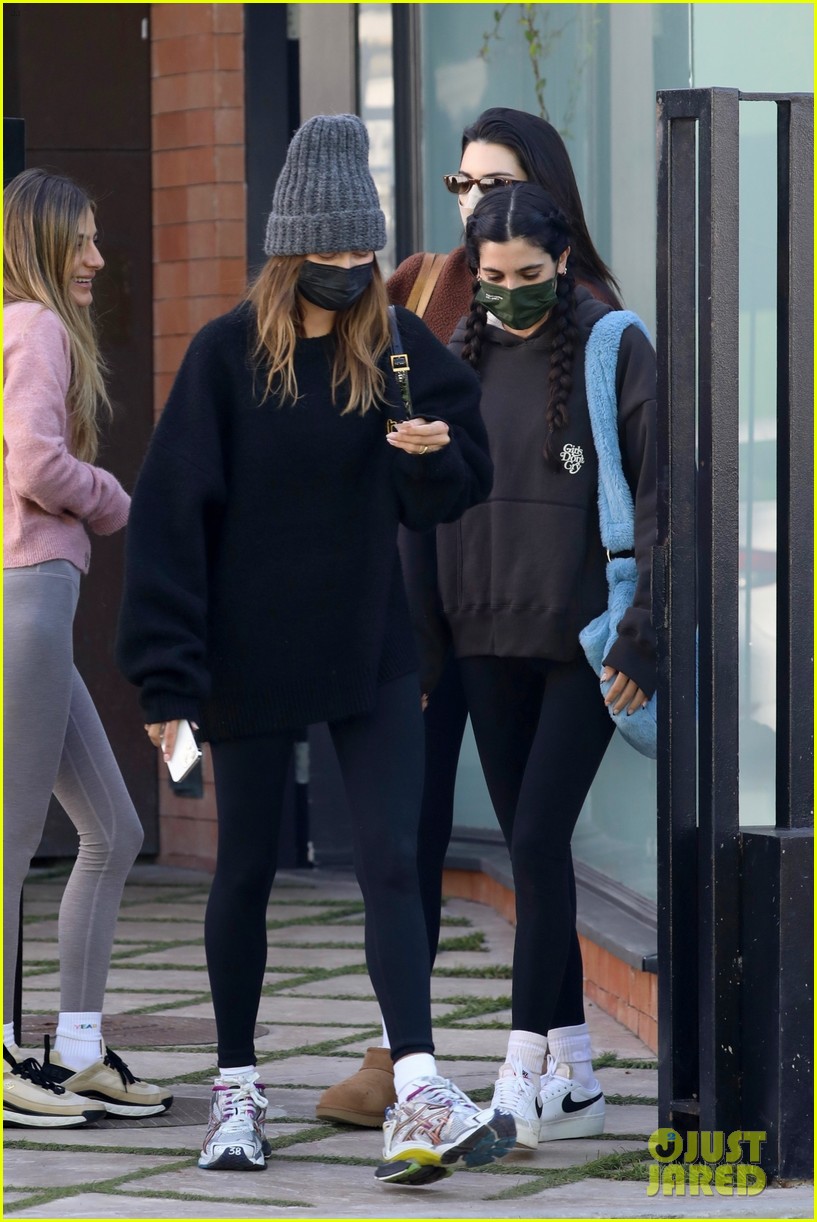 Kendall Jenner Joins Hailey Bieber for a Pilates Class to Start 2022