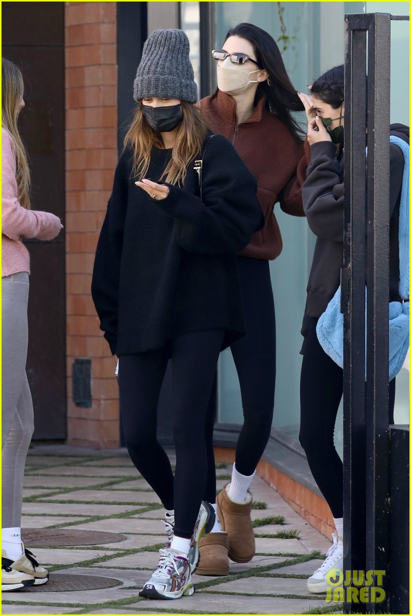Kendall Jenner Joins Hailey Bieber for a Pilates Class to Start 2022