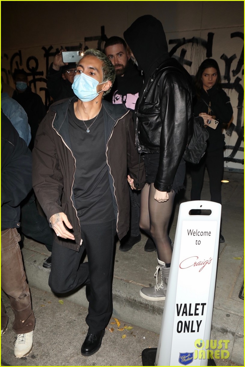 Hunter Schafer Spotted on Another Dinner Date with 'Euphoria' Co-Star Dominic Fike! (Photos)