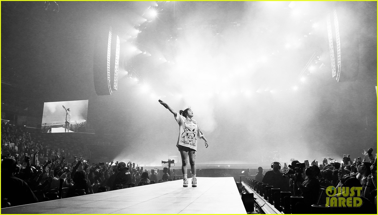 Billie Eilish Kicks Off 2022 Tour - See Photos & the Full Set List!
