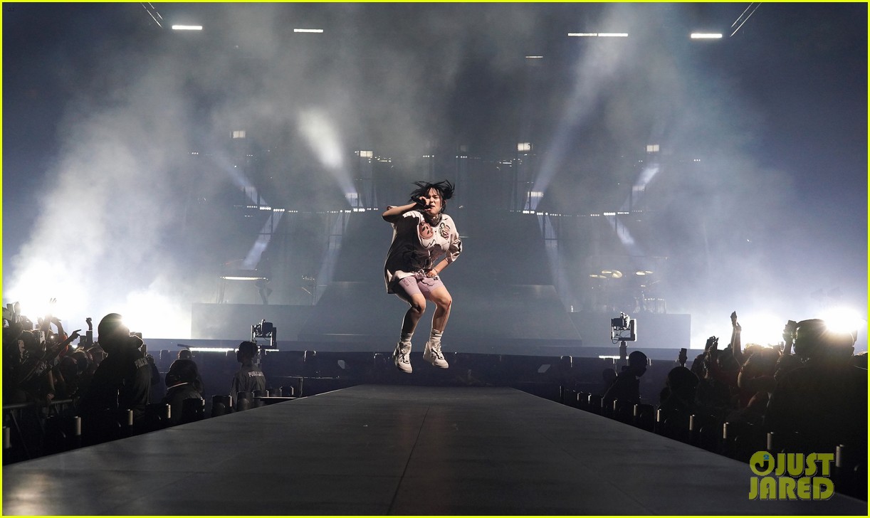 Billie Eilish Kicks Off 2022 Tour - See Photos & the Full Set List!