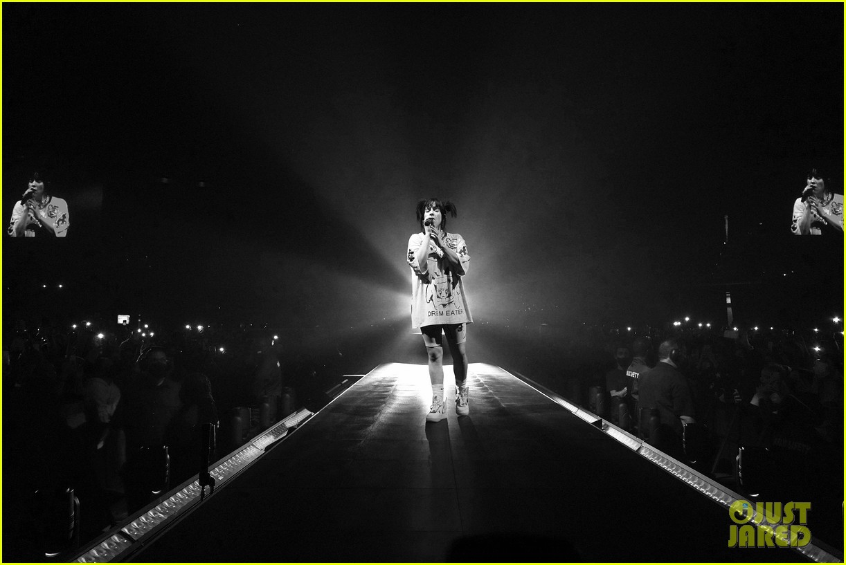 Billie Eilish Kicks Off 2022 Tour - See Photos & the Full Set List!