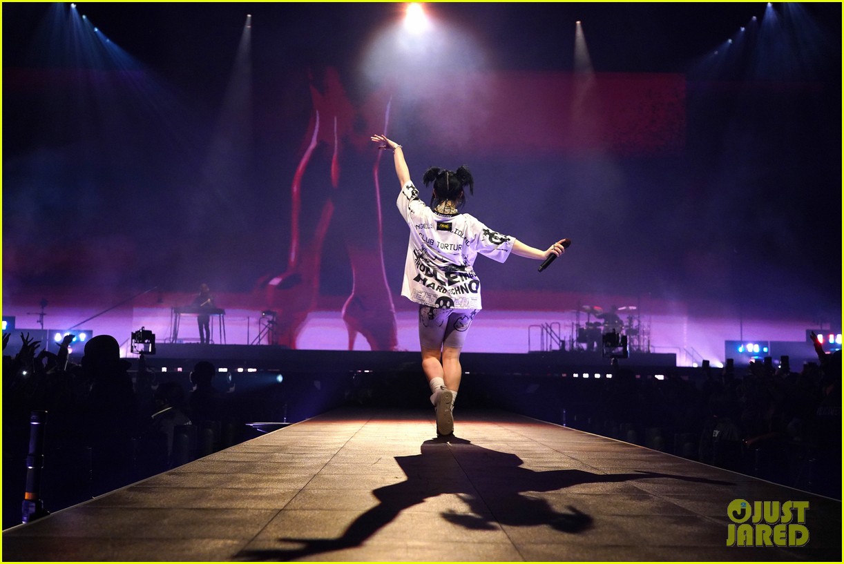 Billie Eilish Kicks Off 2022 Tour - See Photos & the Full Set List!