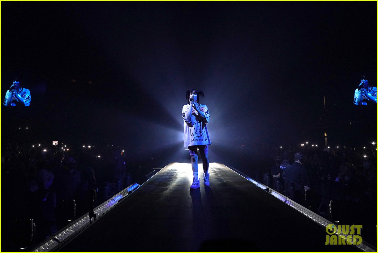 Billie Eilish Kicks Off 2022 Tour - See Photos & the Full Set List!