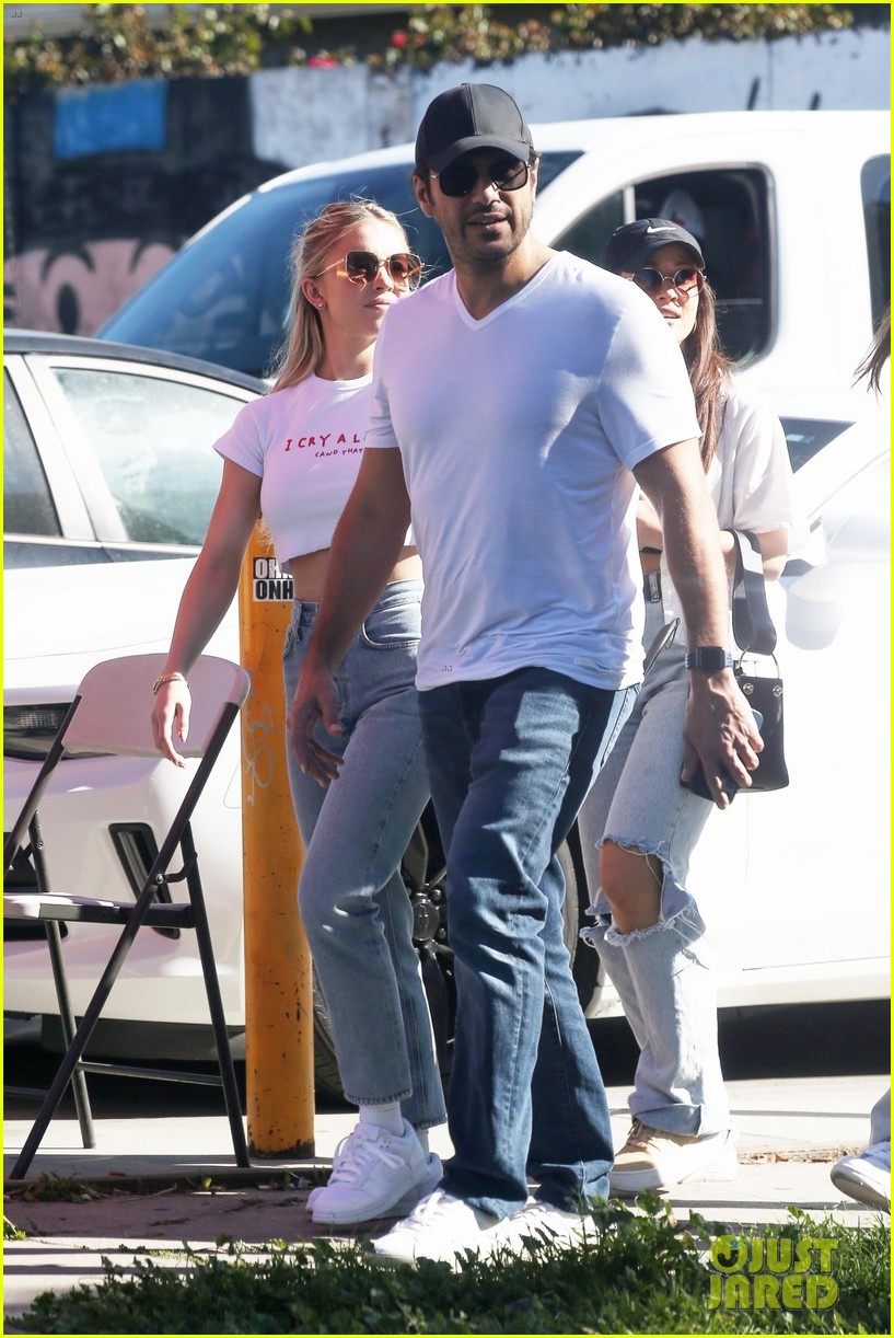 Sydney Sweeney Does Some Shopping with Boyfriend Jonathan Davino