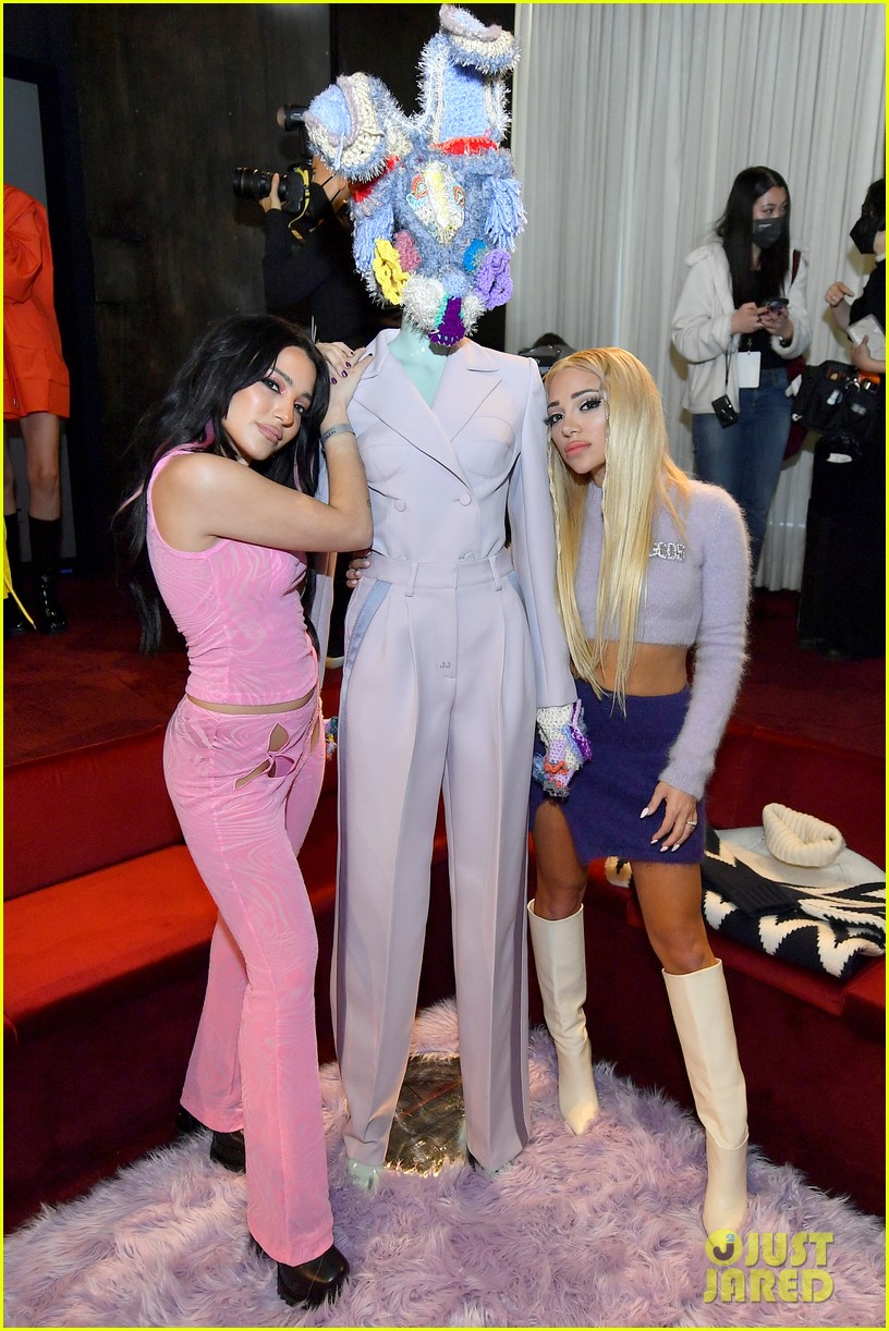 Niki & Gabi DeMartino Kick Off New York Fashion Week - See the Photos!