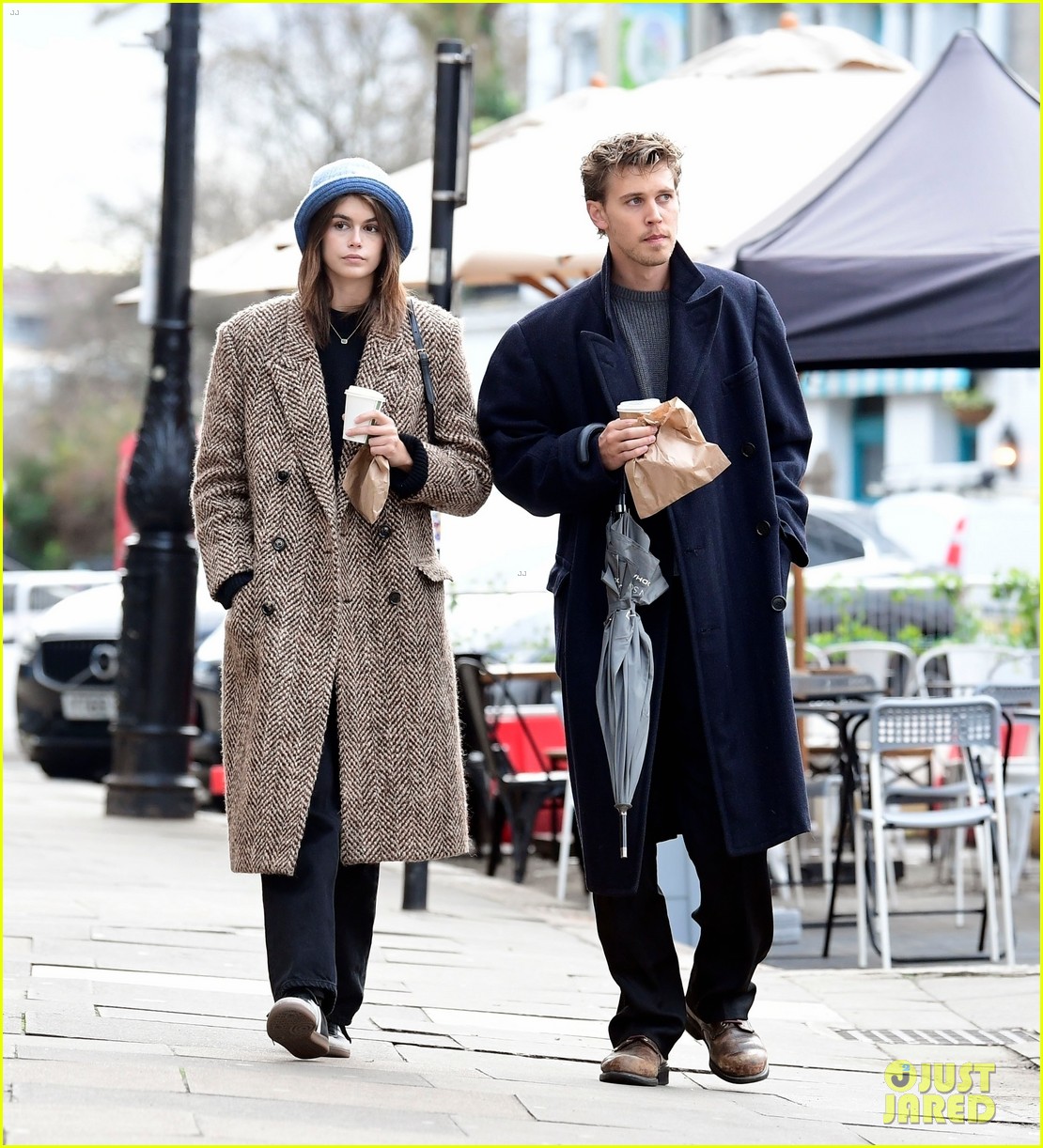 Kaia Geber & Boyfriend Austin Butler Enjoy Day Out in London!