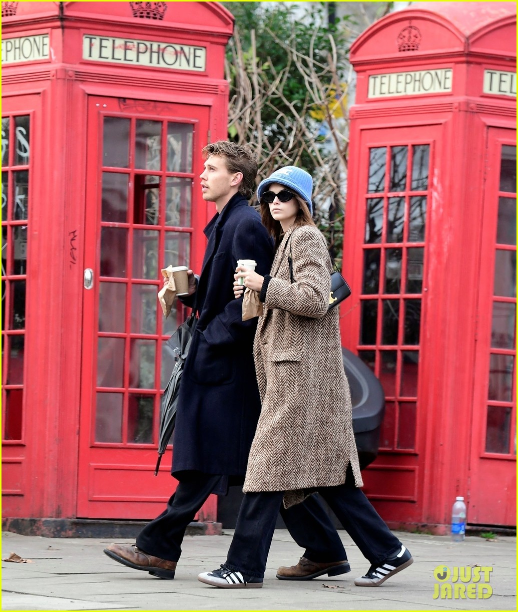 Kaia Geber & Boyfriend Austin Butler Enjoy Day Out in London!