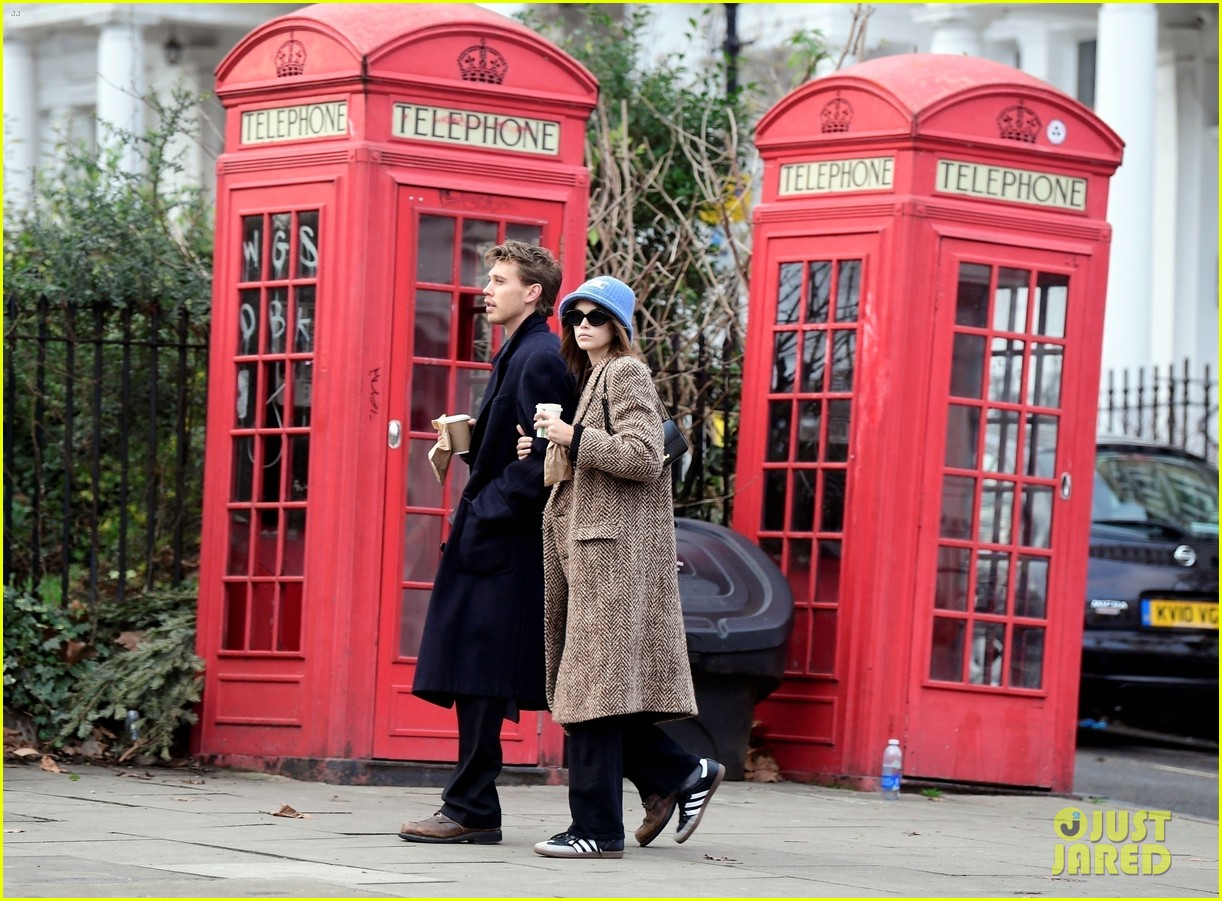 Kaia Geber & Boyfriend Austin Butler Enjoy Day Out in London!