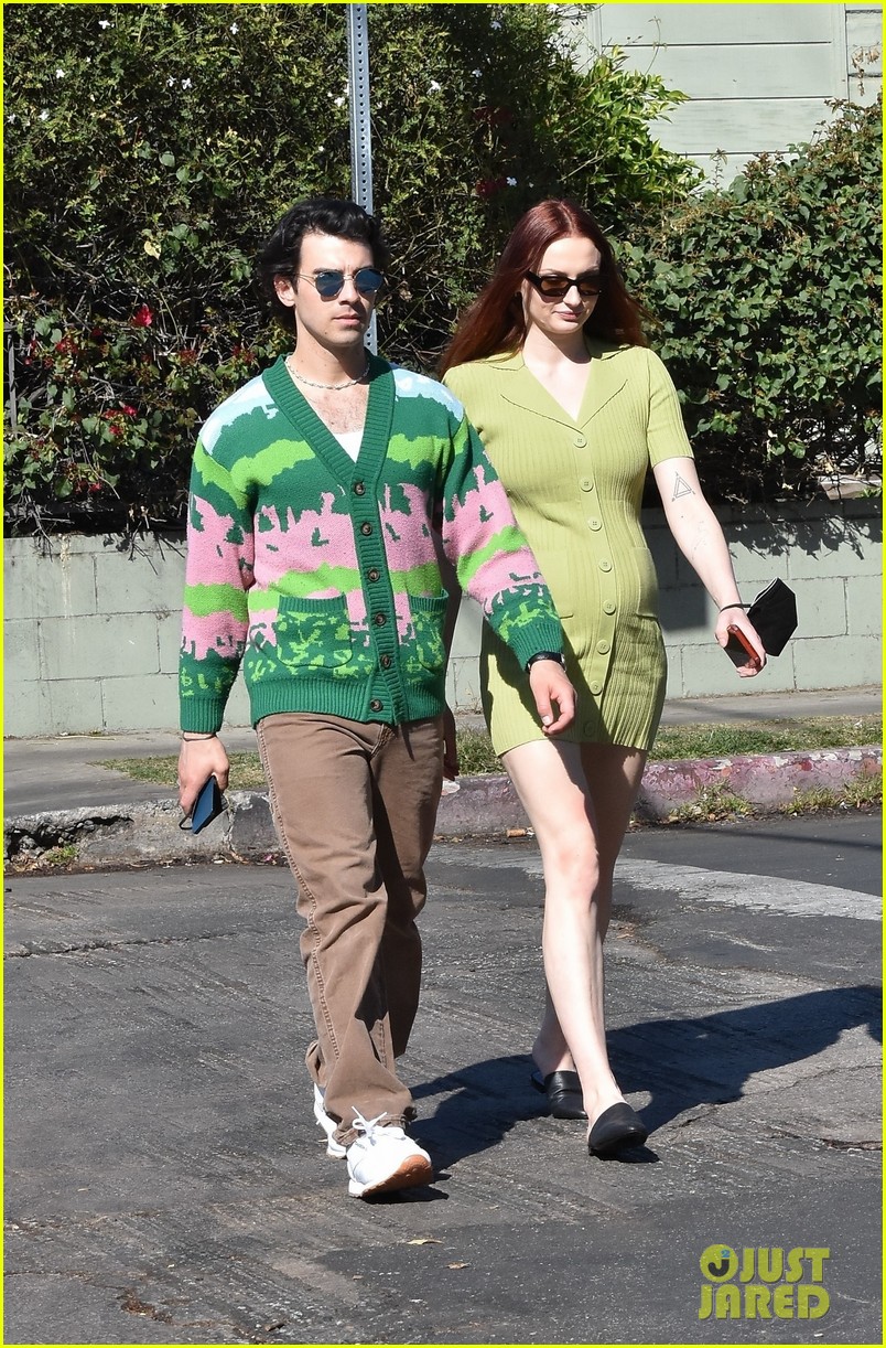 Joe Jonas & Sophie Turner Step Out for Lunch in Los Feliz