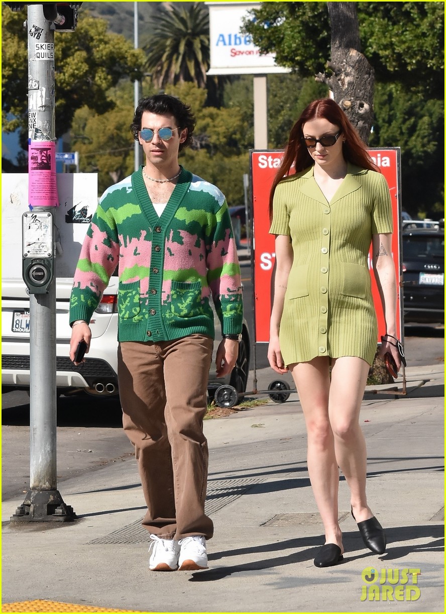 Joe Jonas & Sophie Turner Step Out for Lunch in Los Feliz