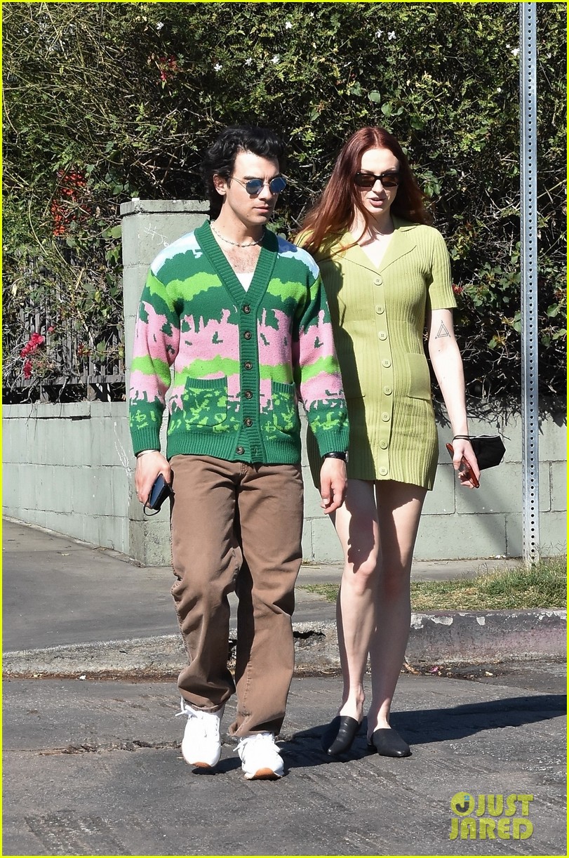 Joe Jonas & Sophie Turner Step Out for Lunch in Los Feliz