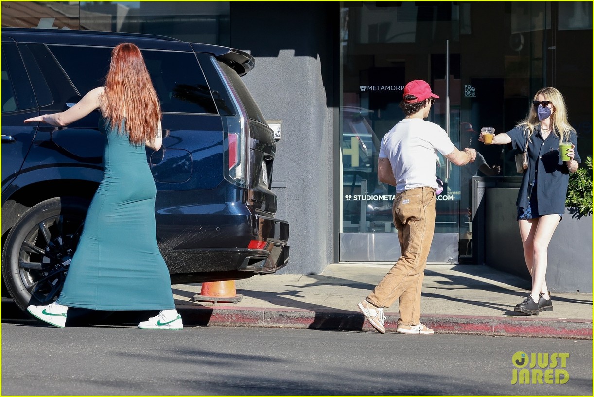 Joe Jonas & Sophie Turner Step Out for Lunch with Their Friends
