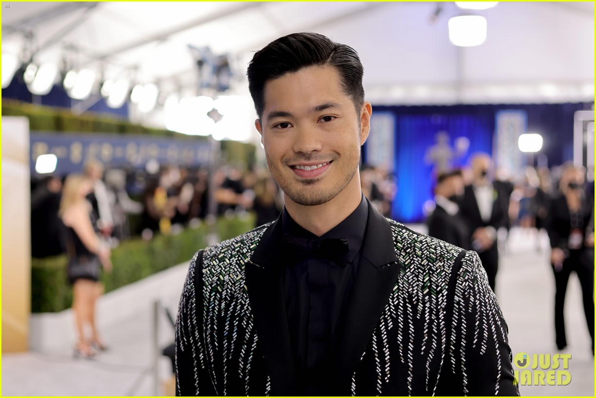 Ross Butler & Alexandra Daddario Hit The Carpet at the SAG Awards 2022