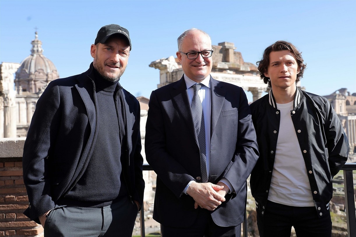 Tom Holland Gets A Private Tour of Rome During 'Uncharted' Promo Tour