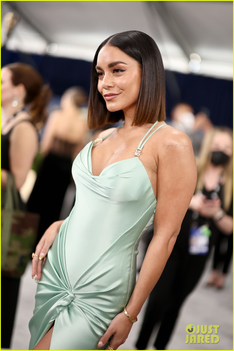 Vanessa Hudens & Andrew Garfield Step Out For the SAG Awards 2022
