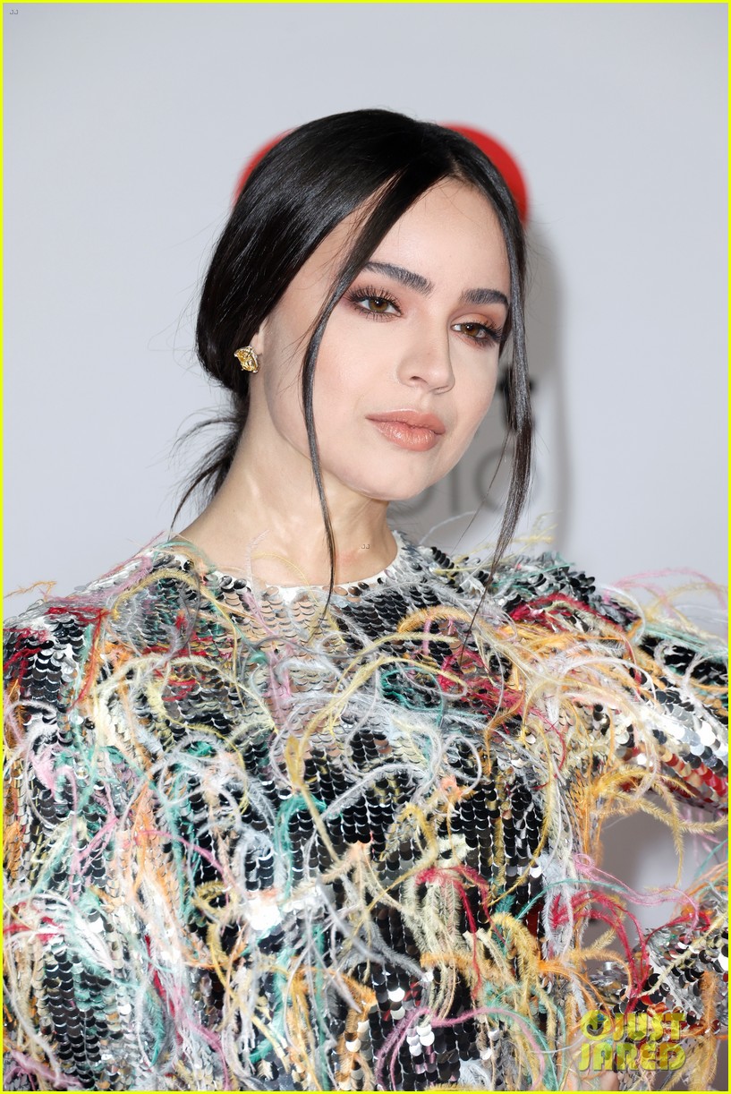 'Descendants' Stars Dove Cameron & Sofia Carson Attend iHeartRadio Music Awards