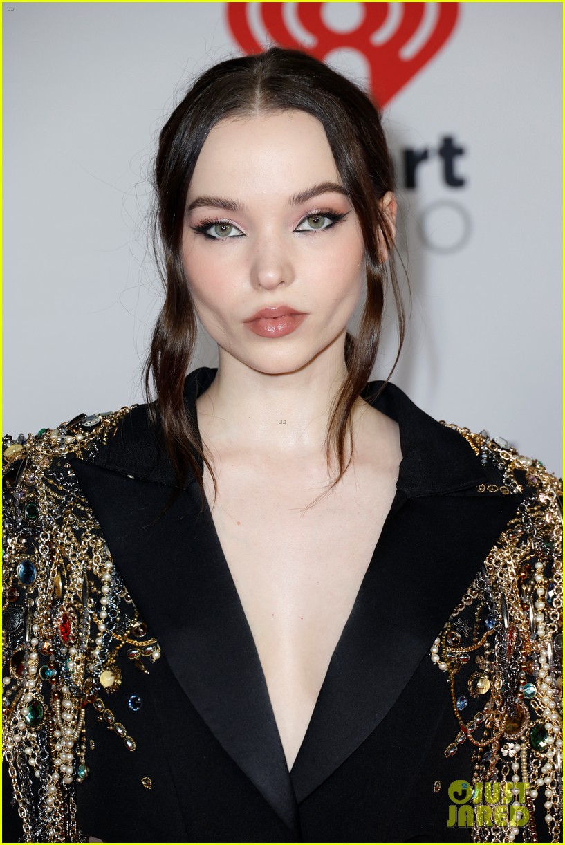 'Descendants' Stars Dove Cameron & Sofia Carson Attend iHeartRadio Music Awards