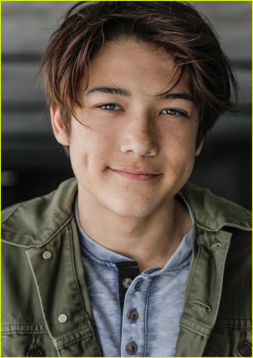 Get To Know 'The Boy Behind The Door' Star Ezra Dewey With 10 Fun Facts (Exclusive)