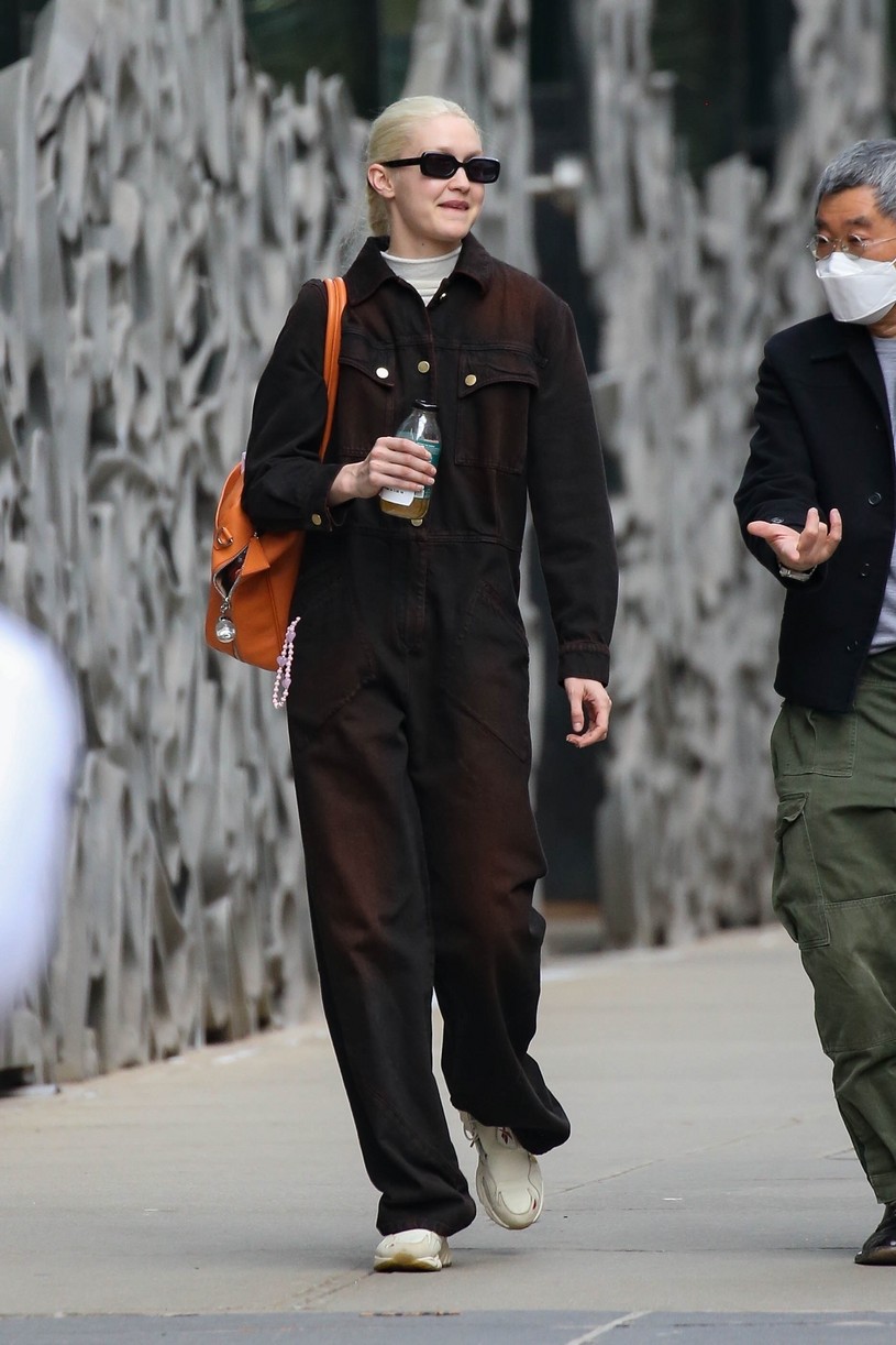 Gigi Hadid Picks Up Coffee To Go While Showing Off Her New Ice Blond Hair