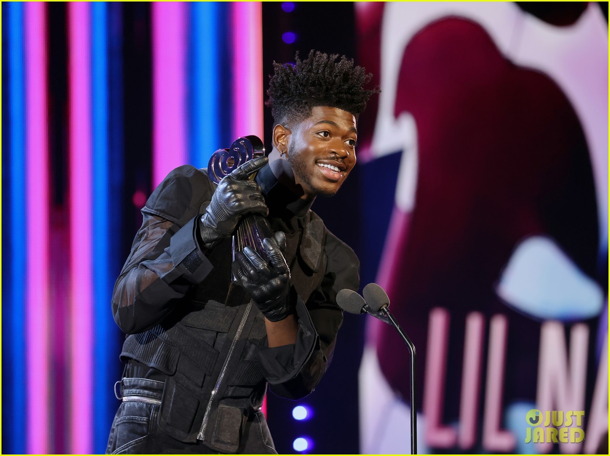 Lil Nas X & The Kid LAROI Pick Up Wins at iHeartRadio Music Awards