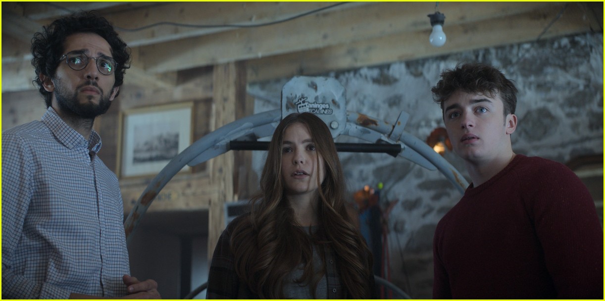 Disney+ Debuts Trailer For French Sci-Fi Series 'Parallels' - Watch Here!