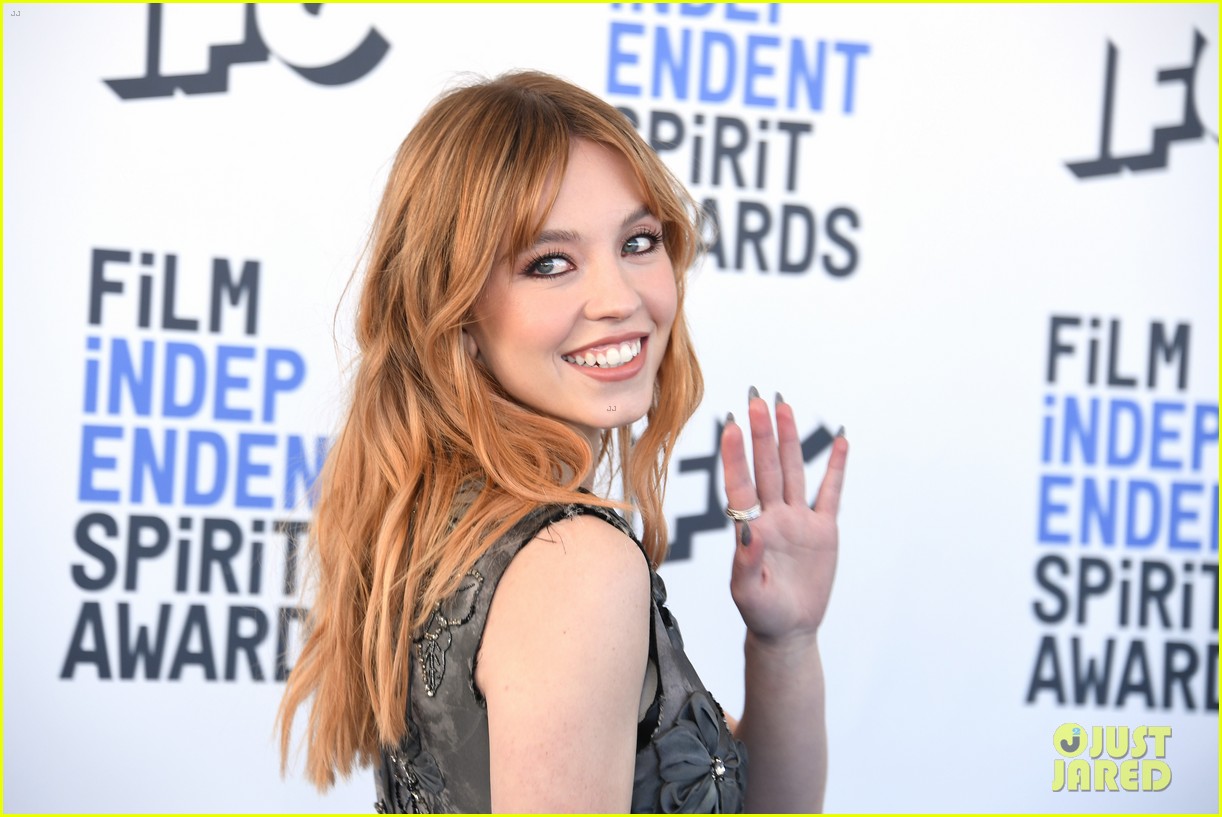 Sydney Sweeney Attends Spirit Awards 2022, Flaunts New Red Hair!