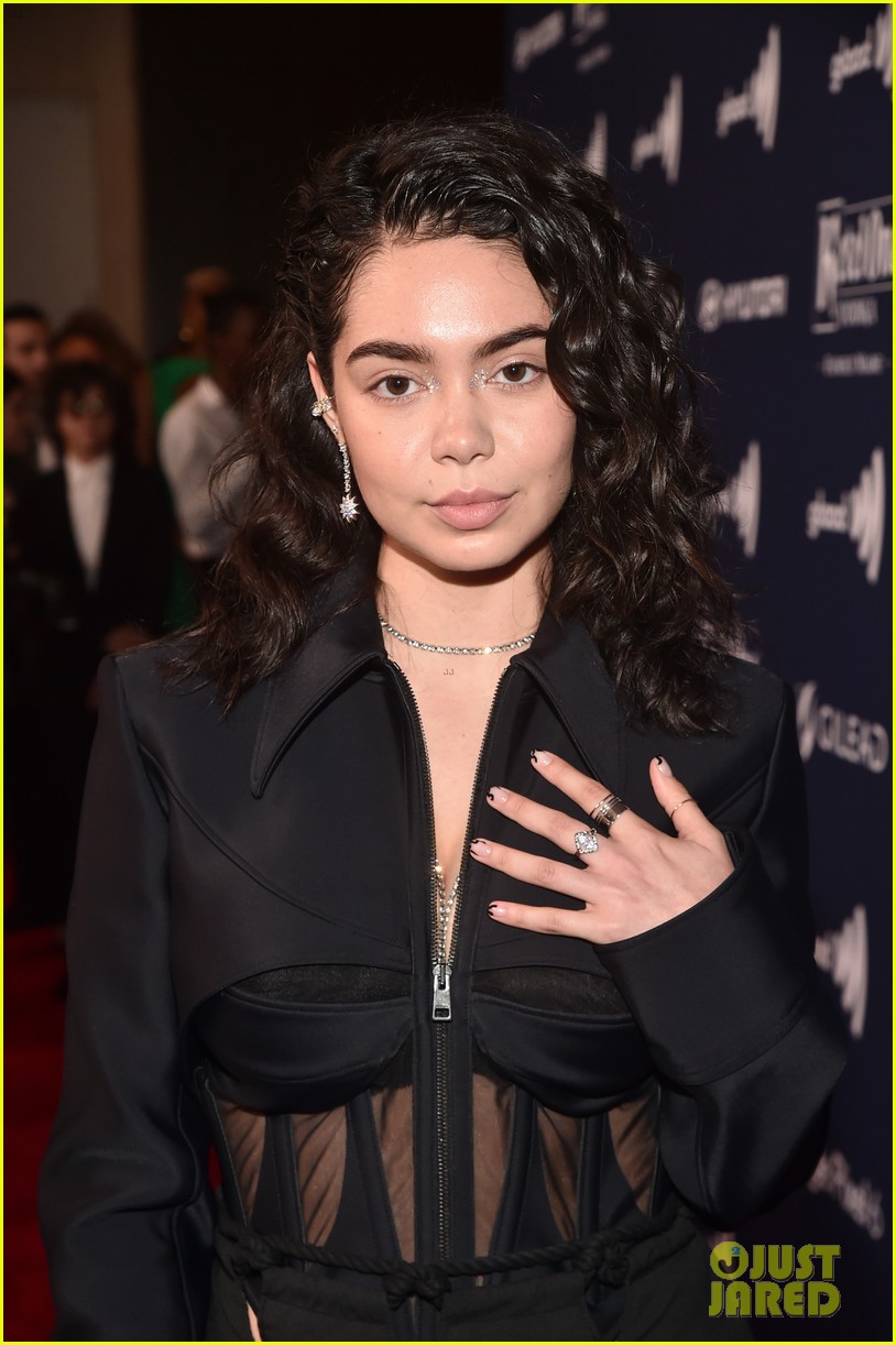 JoJo Siwa & Jenna Johnson Meet Up at GLAAD Media Awards This Weekend