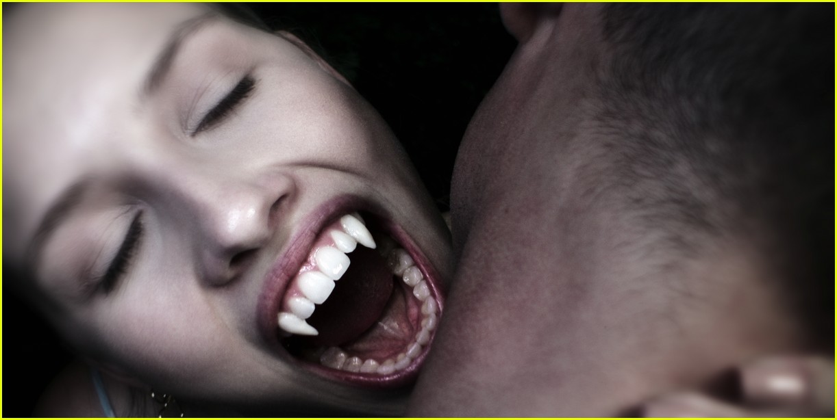 Netflix Debuts First Look & Release Date For New Vampire Series 'First Kill'