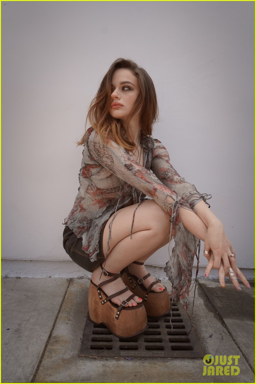 Joey King Begins Press For Upcoming Hulu Movie 'The Princess'