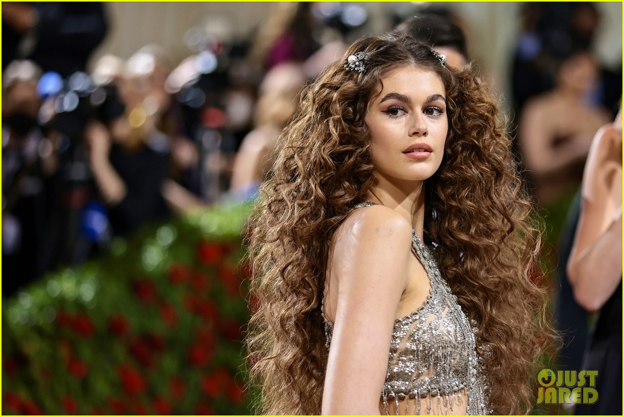 Kaia Gerber & Austin Butler Make Red Carpet Debut as a Couple at Met Gala 2022