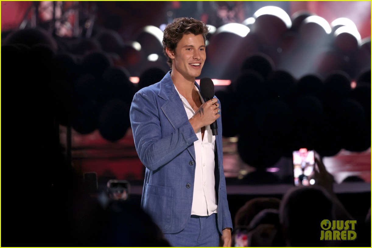 Shawn Mendes Gives Inspiring Acceptance Speech at Juno Awards - Watch Now!