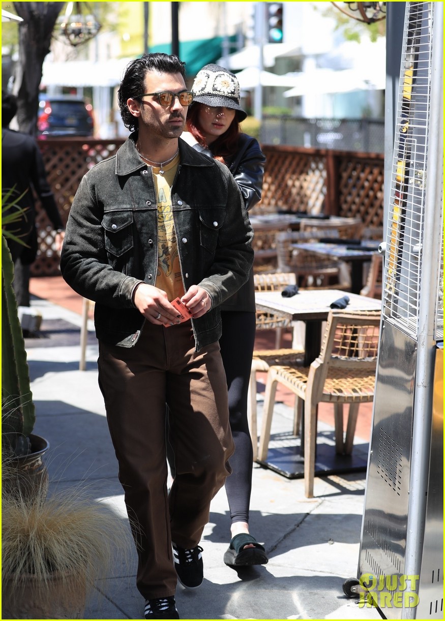 Joe Jonas & Sophie Turner Spend Some Time Together During Lunch Date in LA