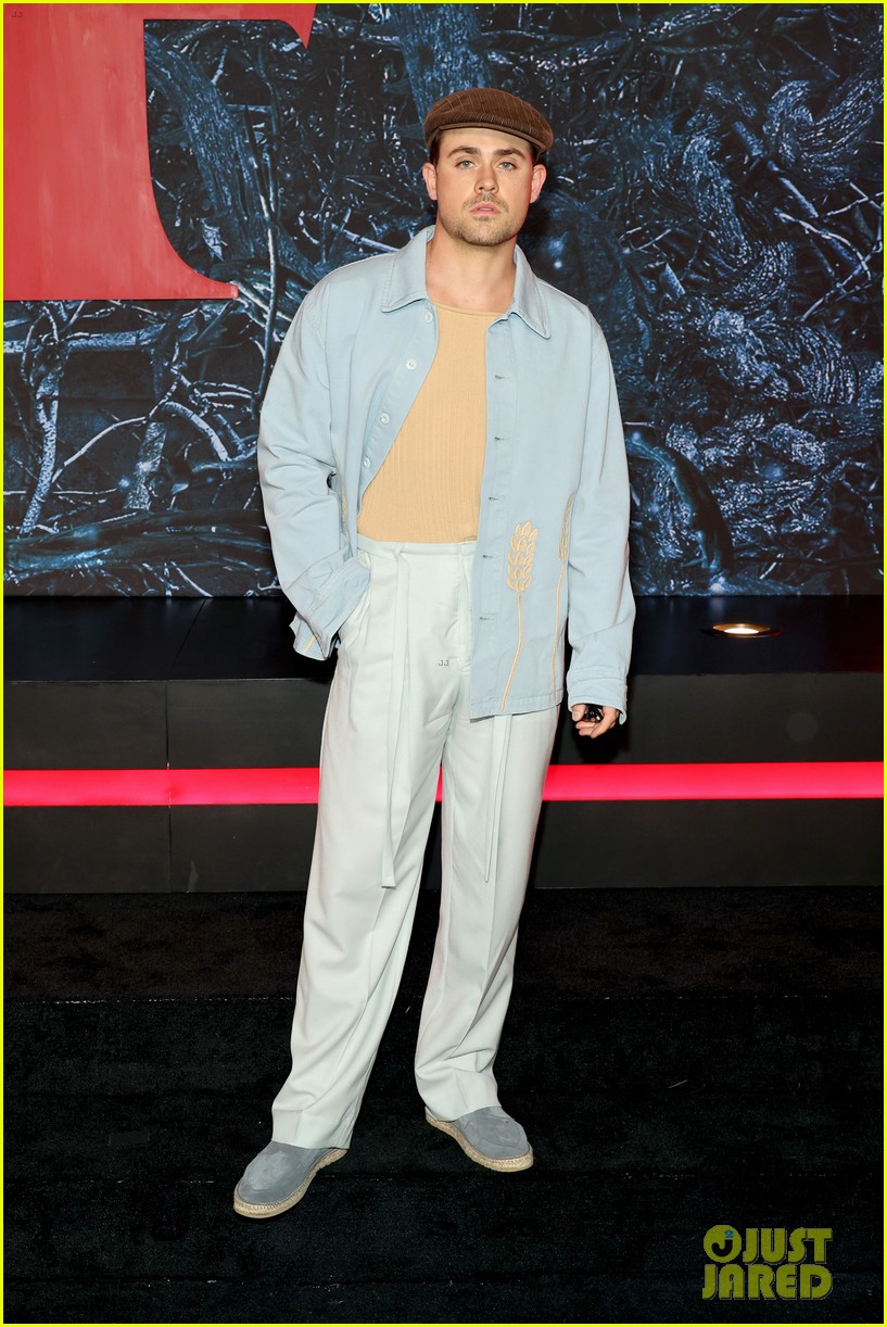 Millie Bobby Brown Joins Noah Schnapp & Finn Wolfhard at 'Stranger Things' Season 4 Premiere