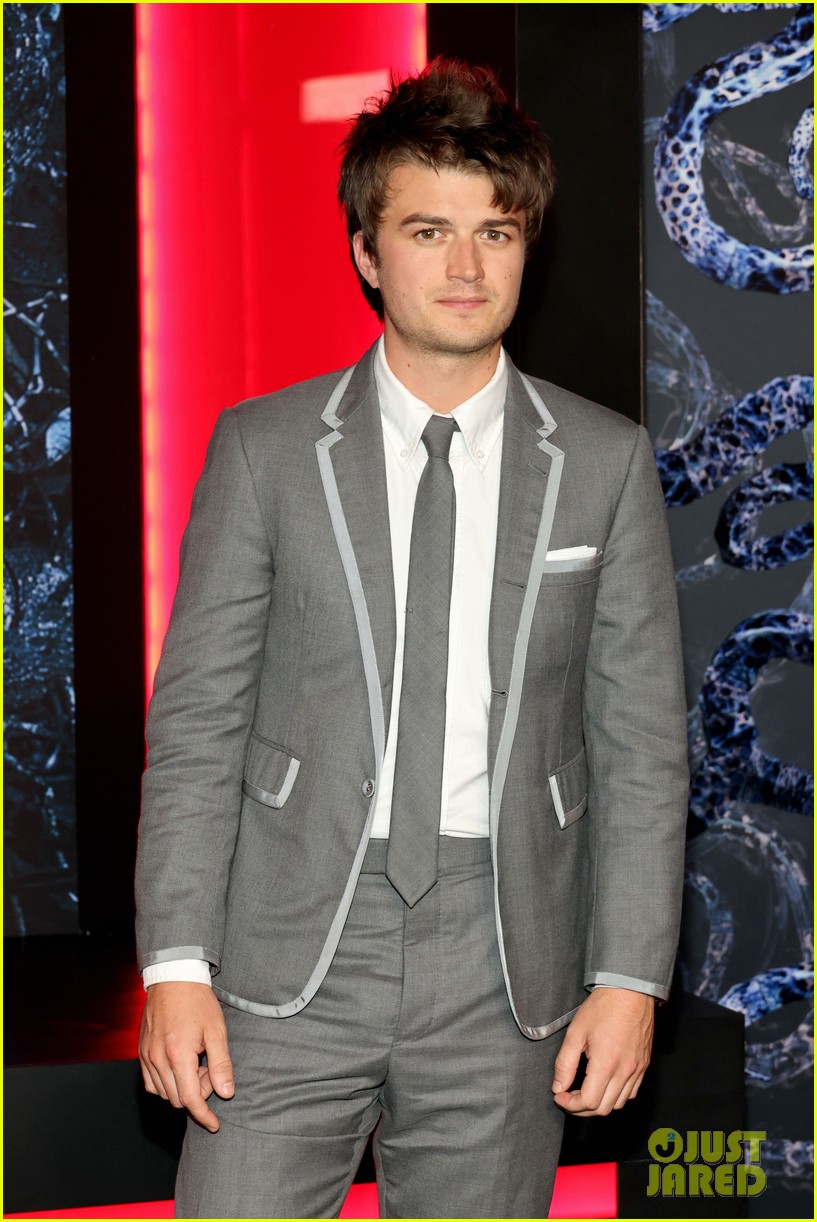 Millie Bobby Brown Joins Noah Schnapp & Finn Wolfhard at 'Stranger Things' Season 4 Premiere